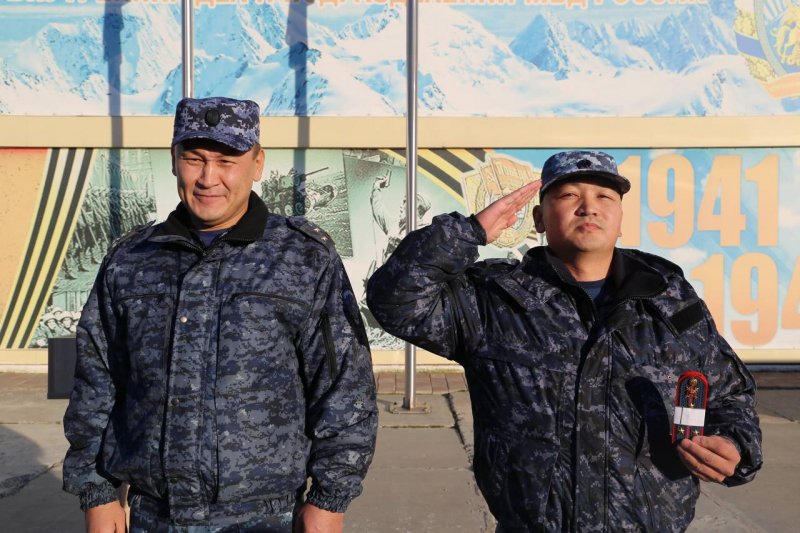 Заместитель Министра внутренних дел по Республике Тыва Владимир Данзы посетил сводный отряд МВД Тувы в Чеченской Республике
