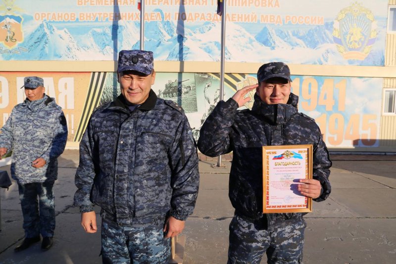 Заместитель Министра внутренних дел по Республике Тыва Владимир Данзы посетил сводный отряд МВД Тувы в Чеченской Республике